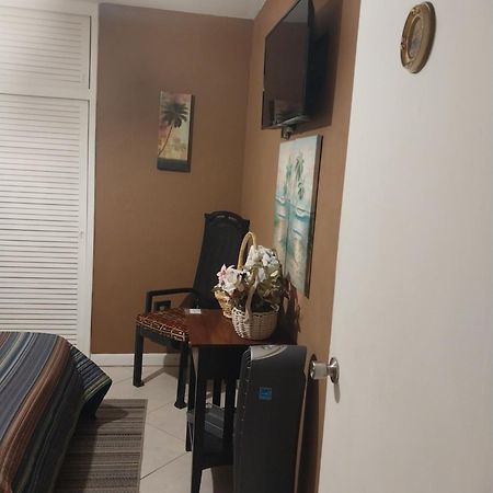 מיראמר Bon Soleil Stadium Guesthome מראה חיצוני תמונה