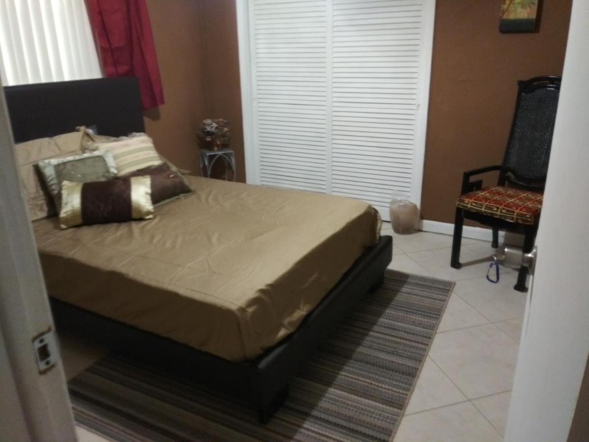 מיראמר Bon Soleil Stadium Guesthome מראה חיצוני תמונה